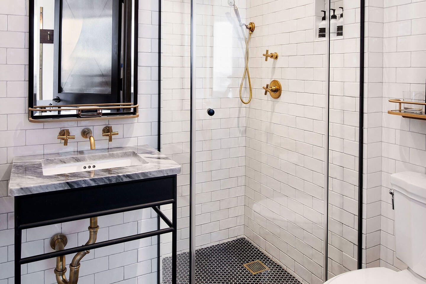 Eden-Glazed-Porcelain-Mosaic-Install-24428-(10)