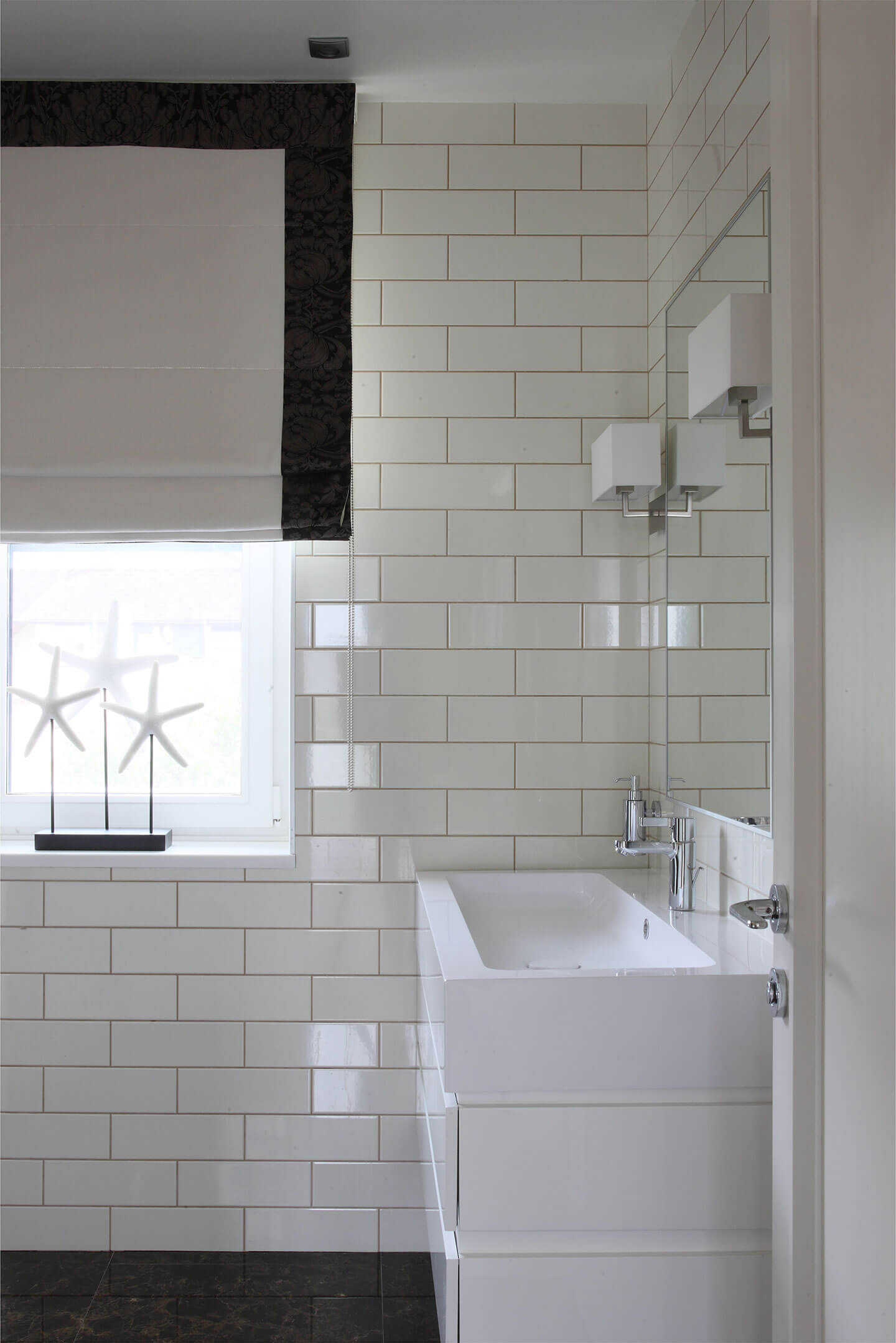 Esperanza-Blank-Wall-Install-36646-(9)