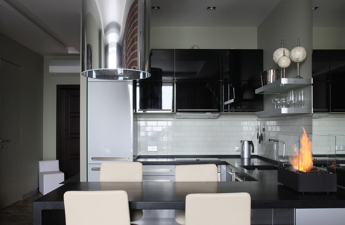 Esperanza-Blank-Wall-Install-36646-(24)