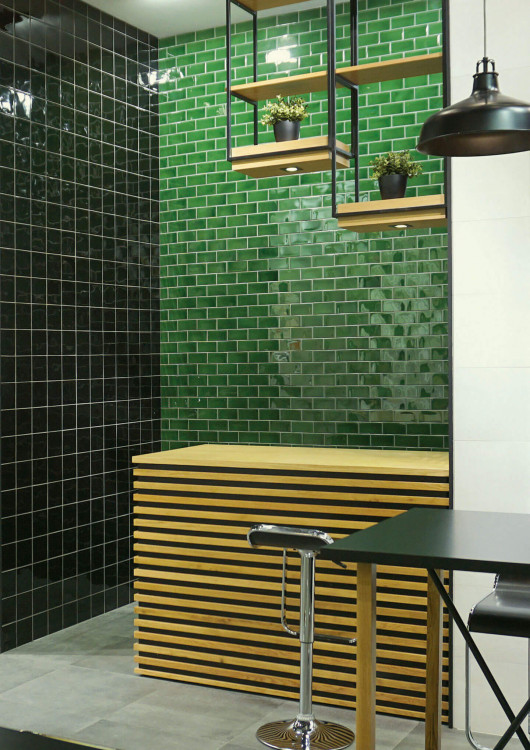 Kera-Transparent-Wall-Install-36761-(3)