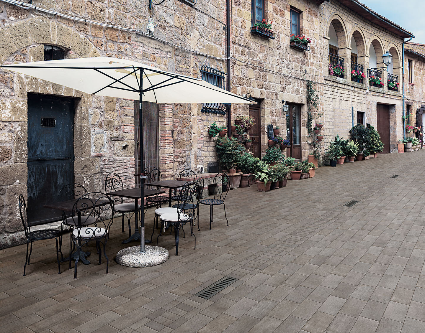 Siren-Porfido-Install-36875-(1)