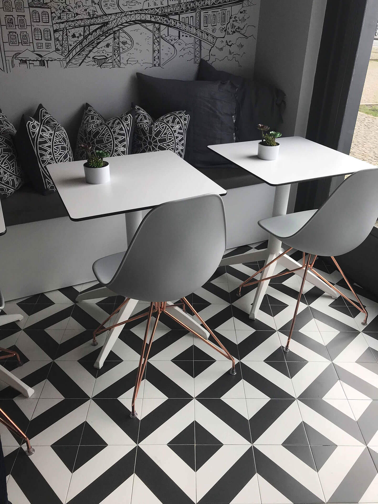 Tabula-Poesia-Install-314875-(12)