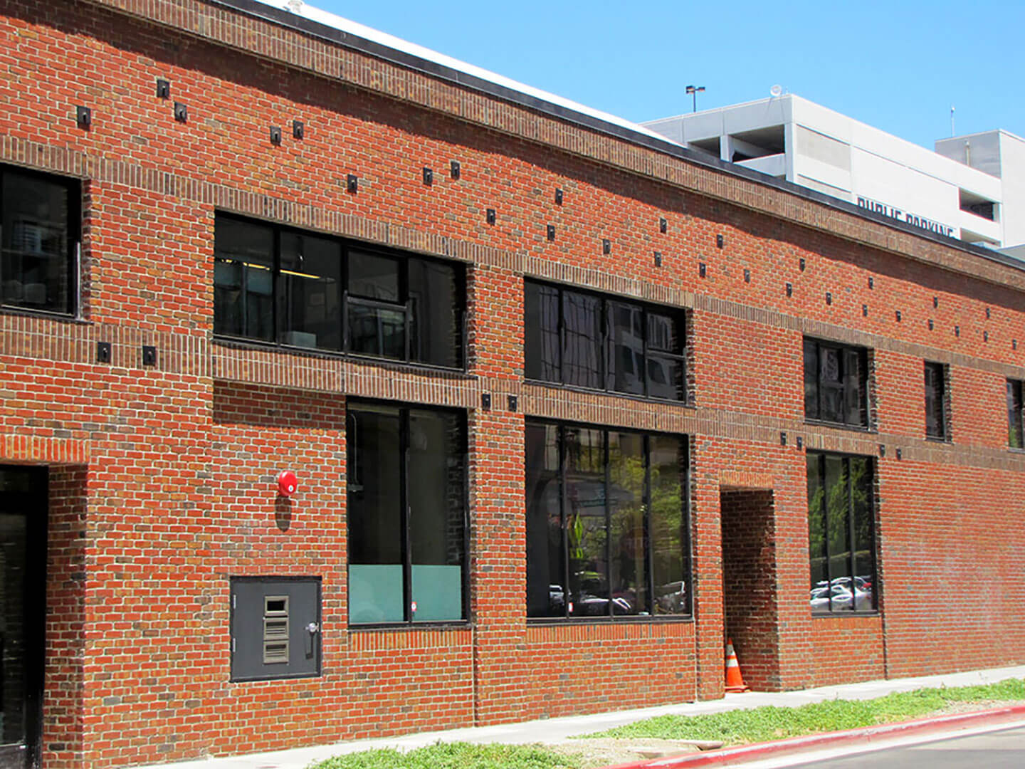 Urban-Brick-Sand-Install-36951-(9)