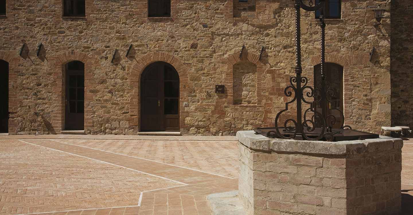 Enrico-Mano-Terracotta-Install-36643-5