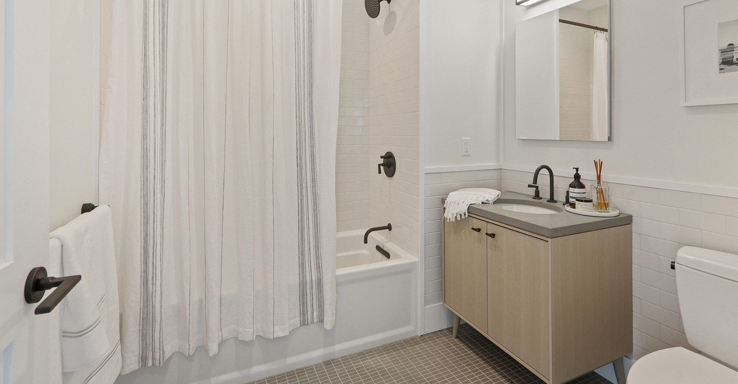 Esperanza-Crackle-White-Install-36647-8