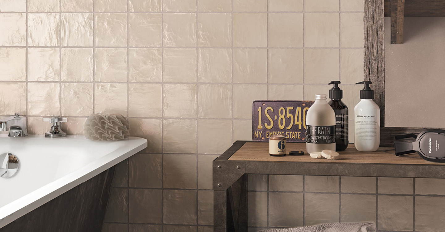 Casey-Plaster-Cream-Satin-Swatch-37825-7