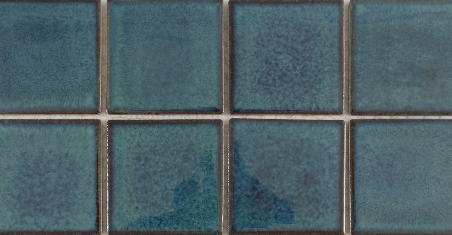 International-Coda-Algae-Glossy-Swatch-320829