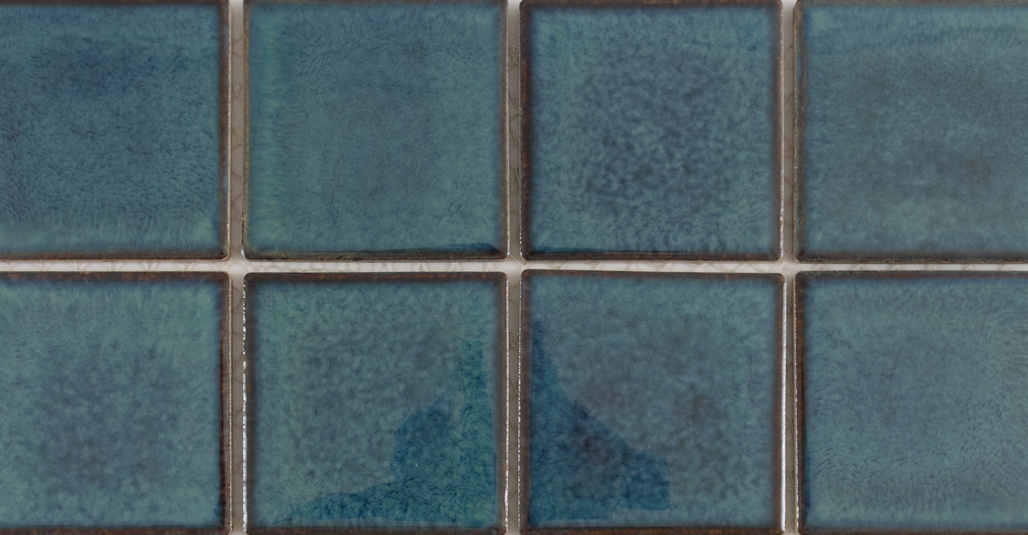 International-Coda-Algae-Glossy-Swatch-320829