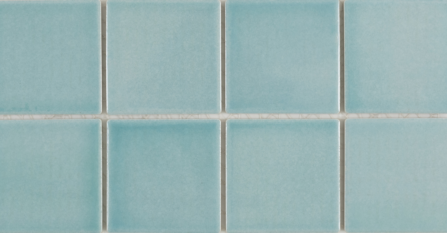 International-Coda-Ocean-Glossy-Swatch-320836