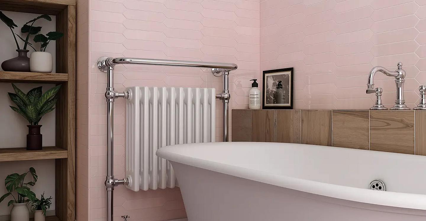 Casey-Parade-Pink-Glossy-Swatch-388280