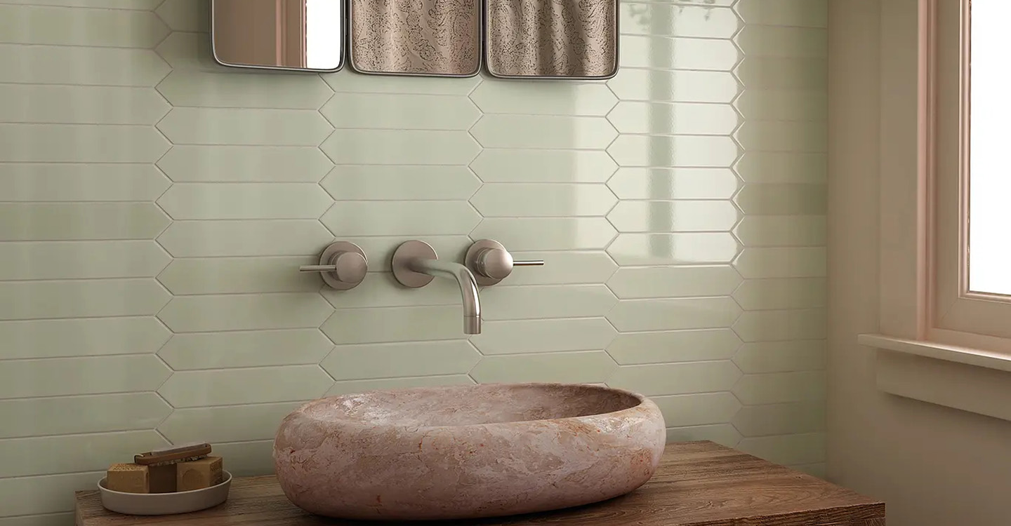 Casey-Parade-Sage-Glossy-Swatch-388282