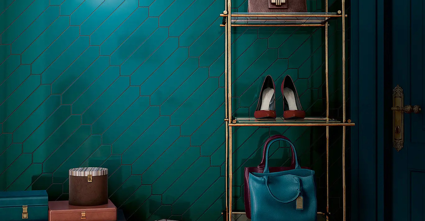 Casey-Parade-Teal-Glossy-Swatch-388287