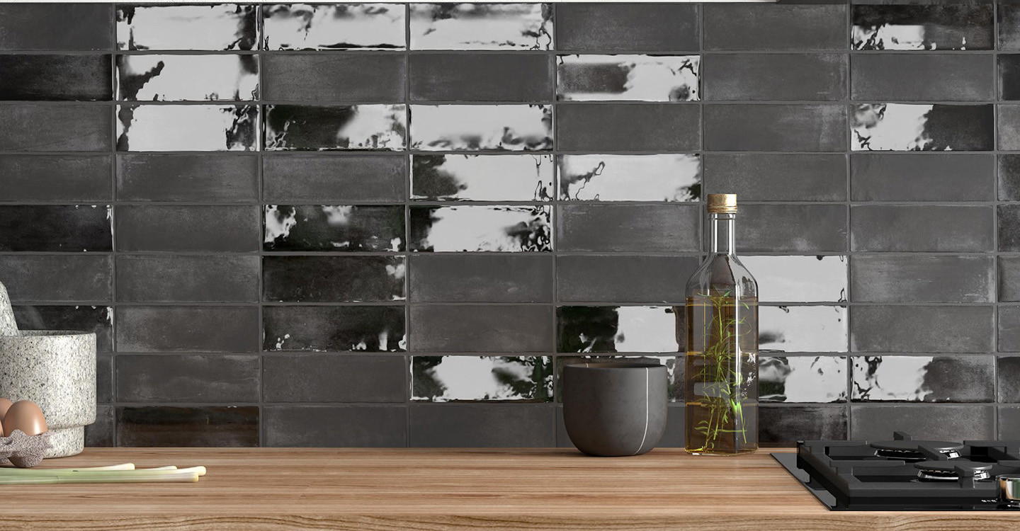 Casey-Colada-Black-Glossy-Matte-Swatch-388027