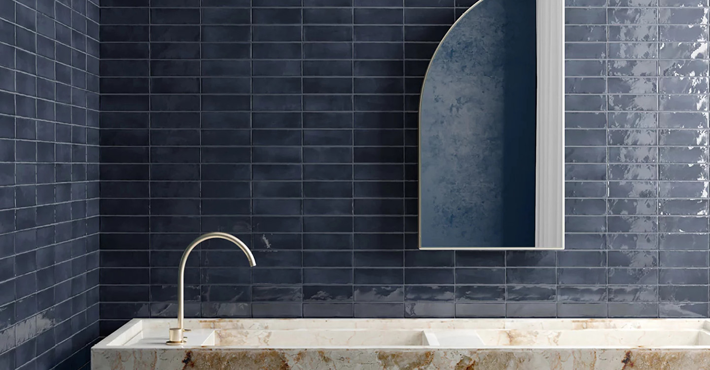 Casey-Colada-Dark-Blue-Glossy-Swatch-388024-1