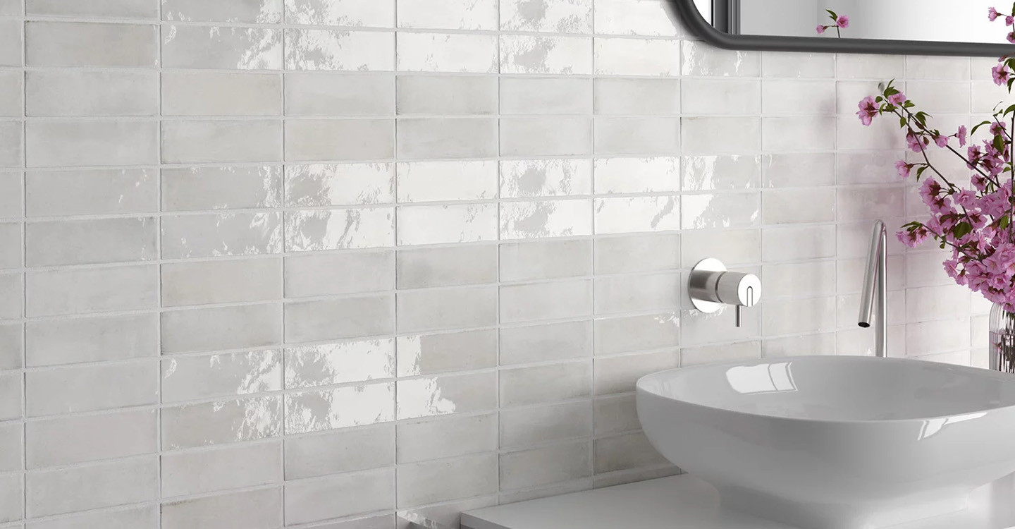 Casey-Colada-Off-White-Glossy-Matte-Swatch-388020