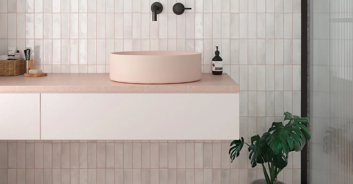 Casey-Colada-Off-White-Glossy-Swatch-388020 (2)