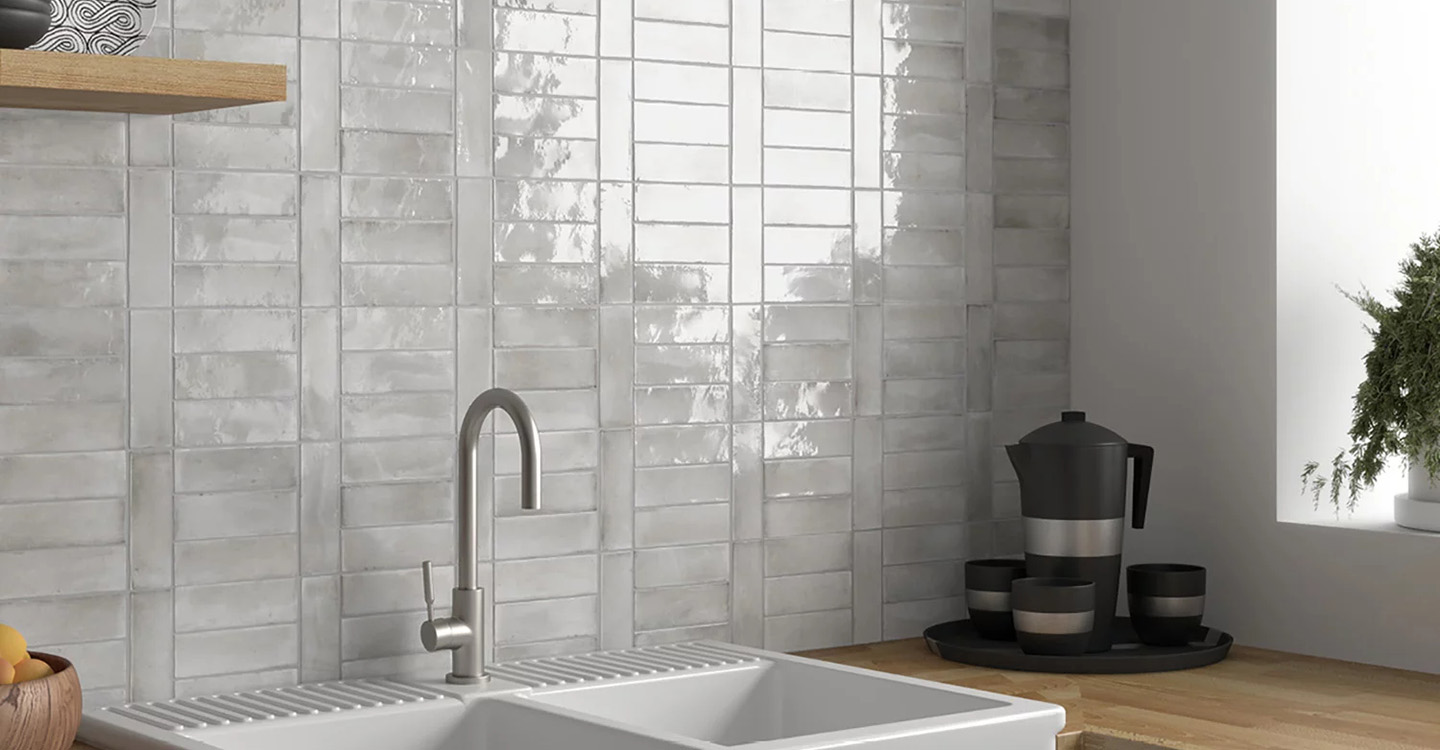 Casey-Colada-Pearl-Grey-Glossy-Swatch-388026