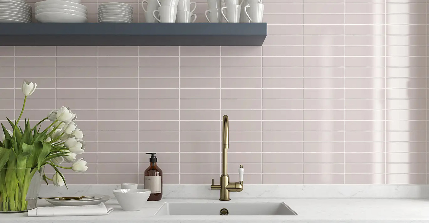 Casey-Opto-Pink-Glossy-Swatch-388036