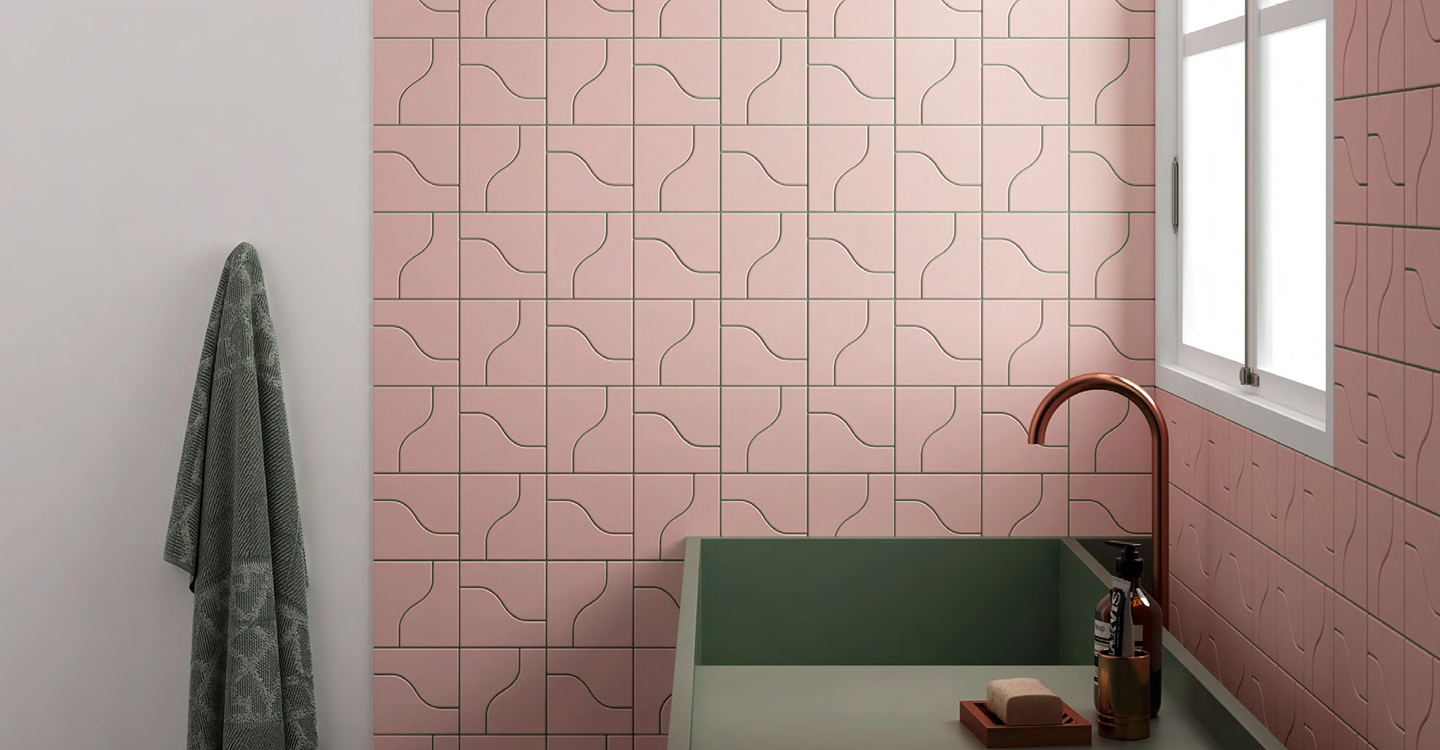 Casey-Bolo-Pink-Glossy-Swatch-388124