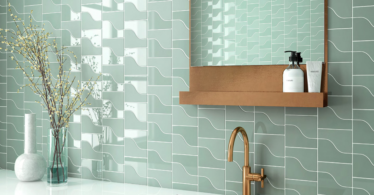 Casey-Bolo-Sage-Glossy-Swatch-388121