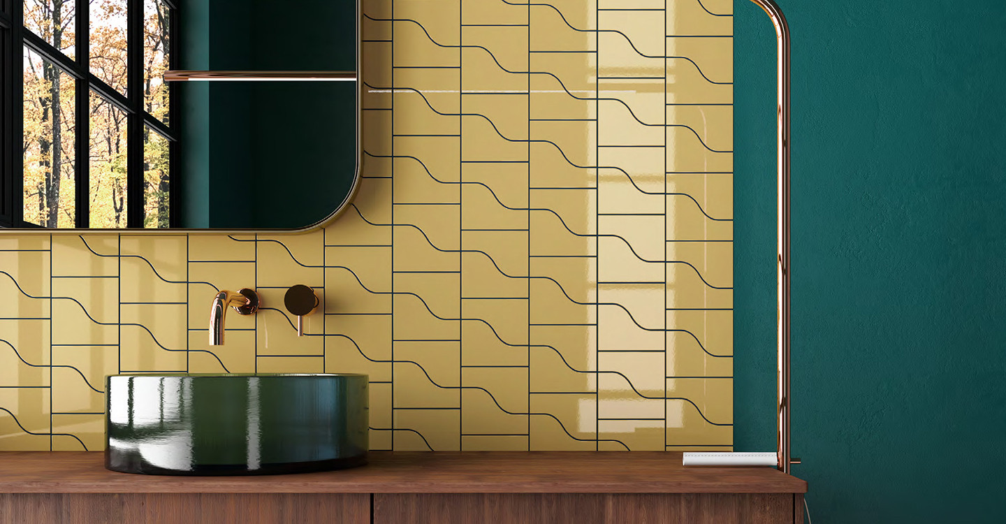 Casey-Bolo-Yellow-Glossy-Swatch-388127