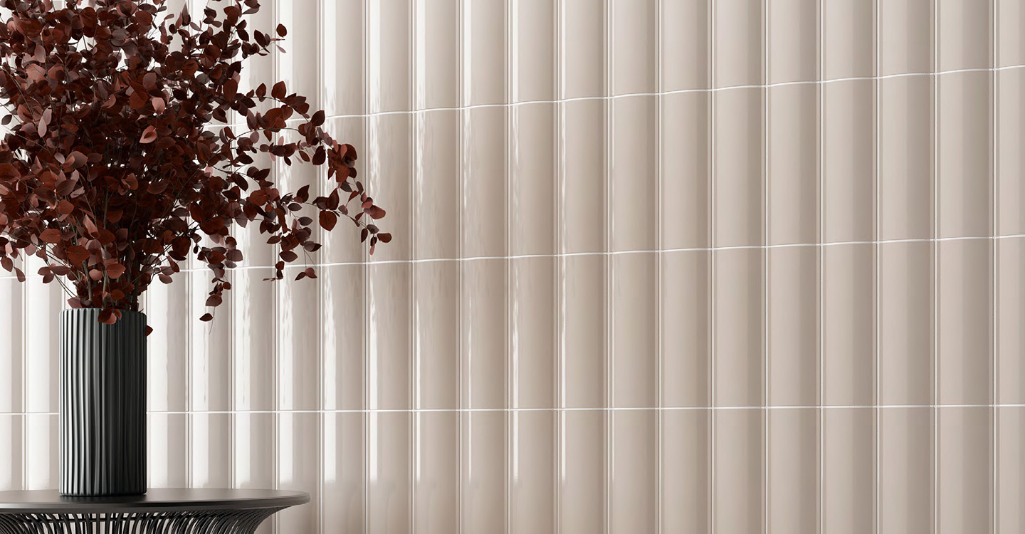 Casey-Roulette-Out-Cream-Glossy-Swatch-388182