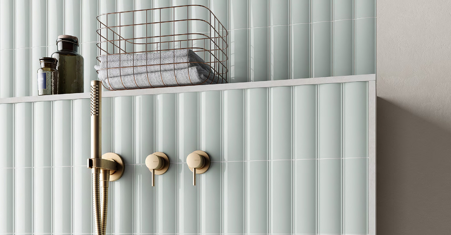 Casey-Roulette-Out-Sky-Glossy-Swatch-388180