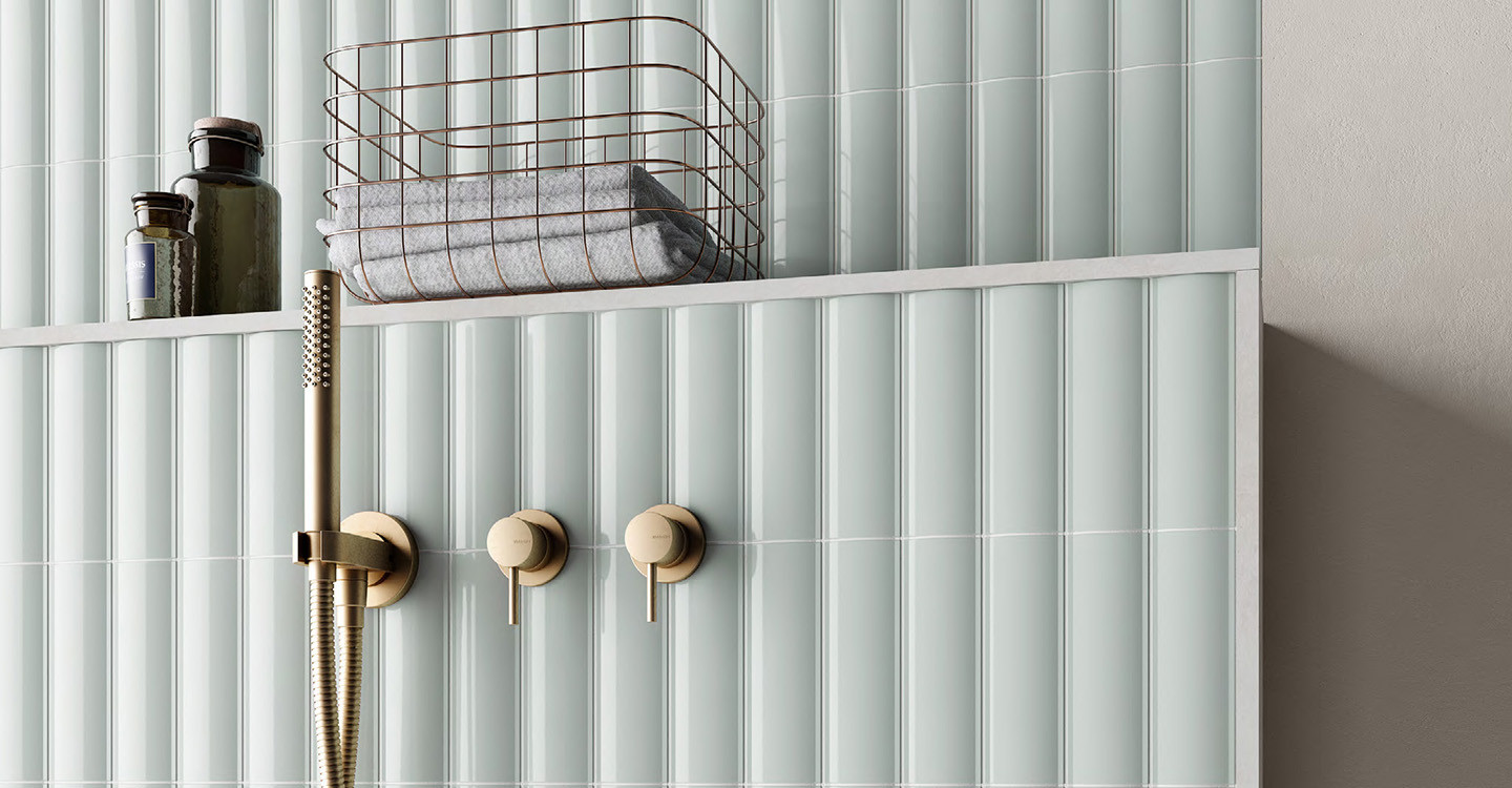 Casey-Roulette-Out-Sky-Glossy-Swatch-388180