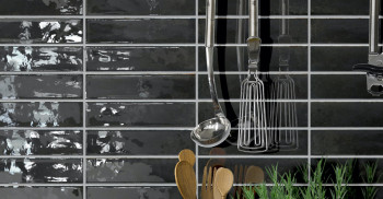 Classic-Tile-Trove-Black-Glossy-Swatch-386975-11