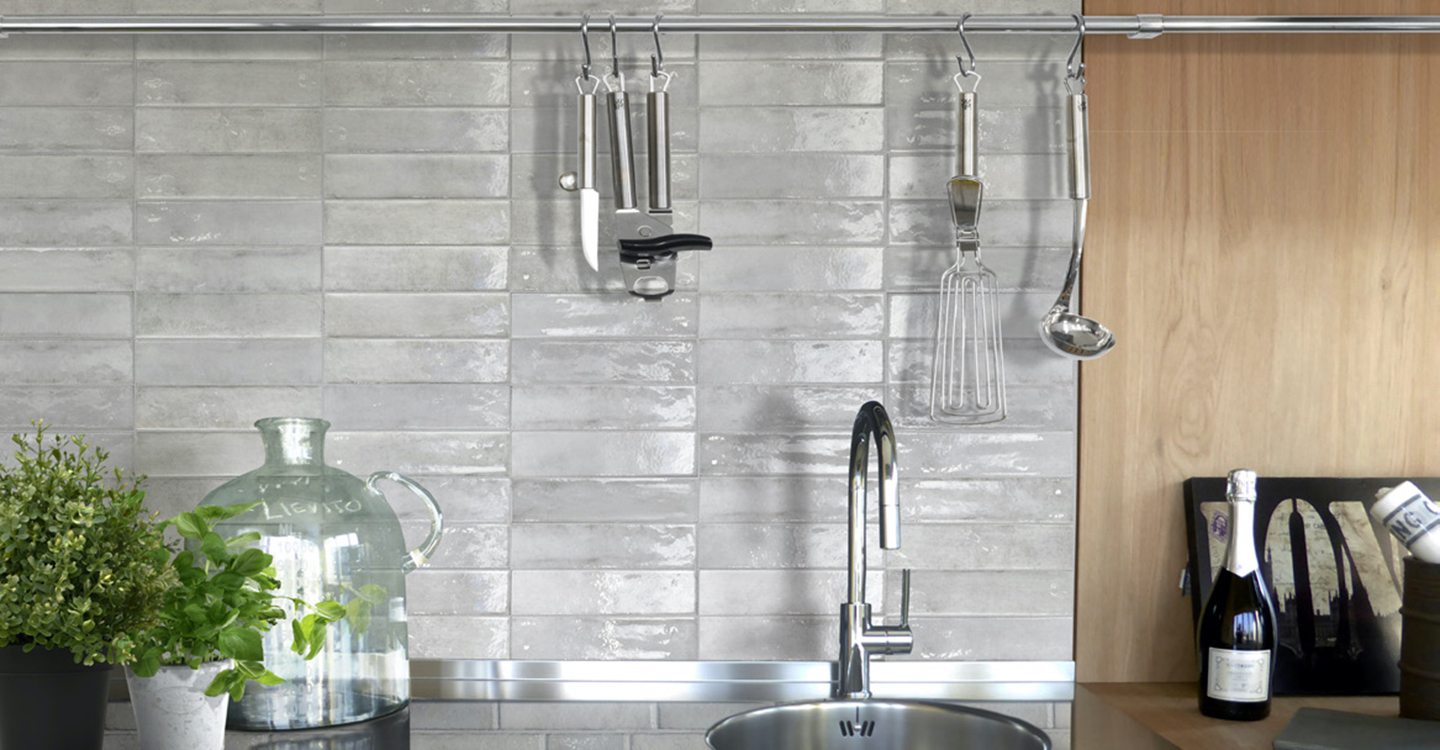 Classic-Tile-Trove-Grey-Glossy-Swatch-386972-4