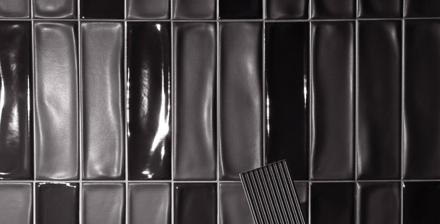 Madras-Trellis-Black-Matte-404327_Madras-Trellis-Black-Glossy-404317