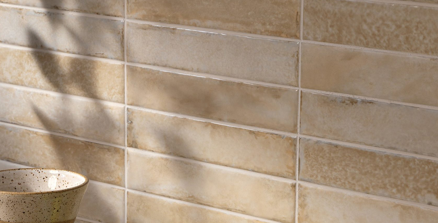 Madras-Tremolo-Sand-Glossy-404265