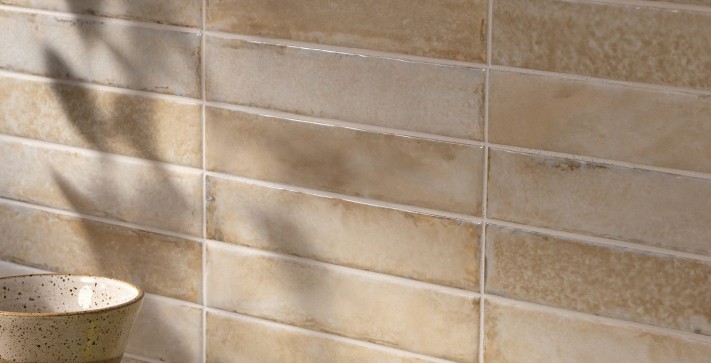 Madras-Tremolo-Sand-Glossy-404265