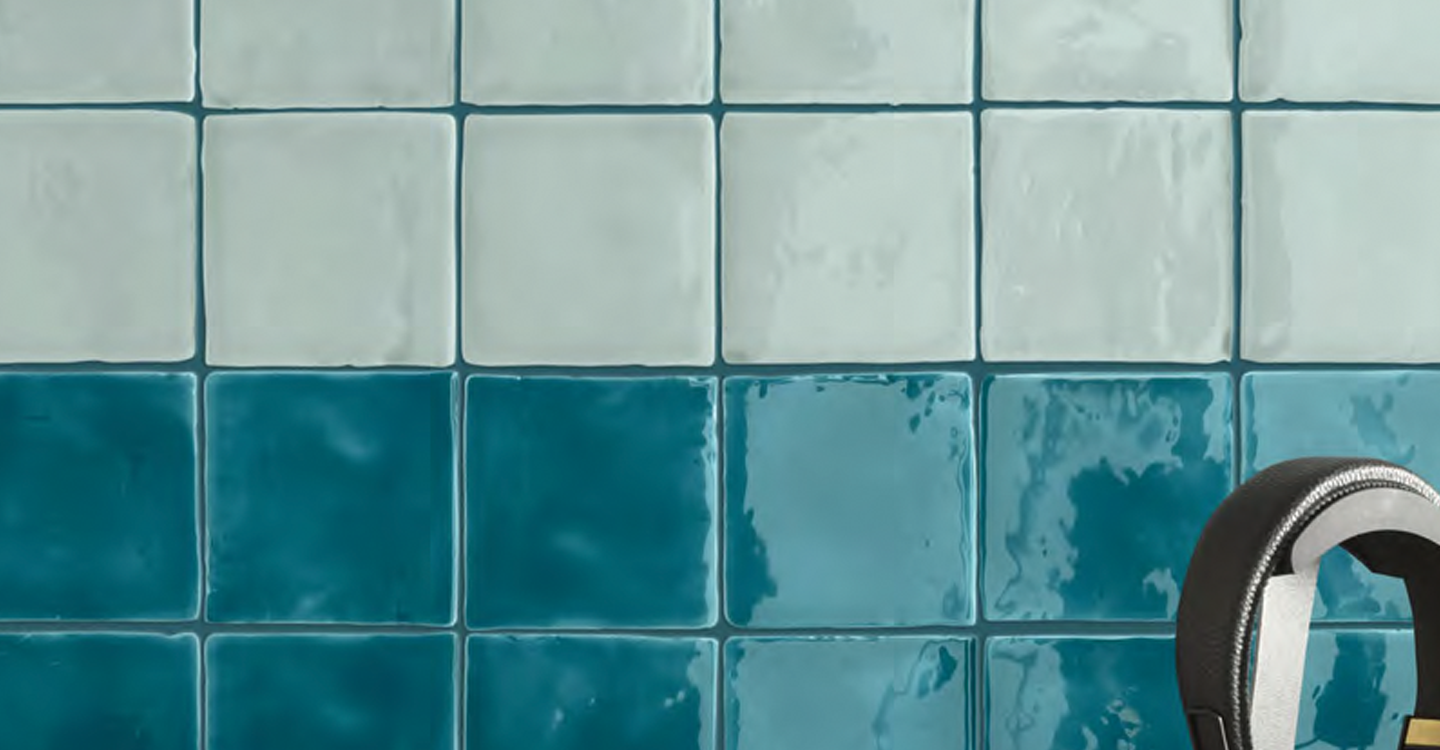 Anselmo-Solana-Teal-Glossy-425527