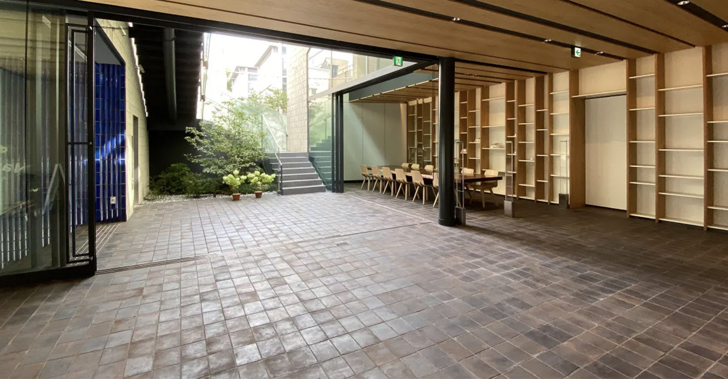 Ureshi-Kage-Black-Coffee-Matte-457719-Install-002