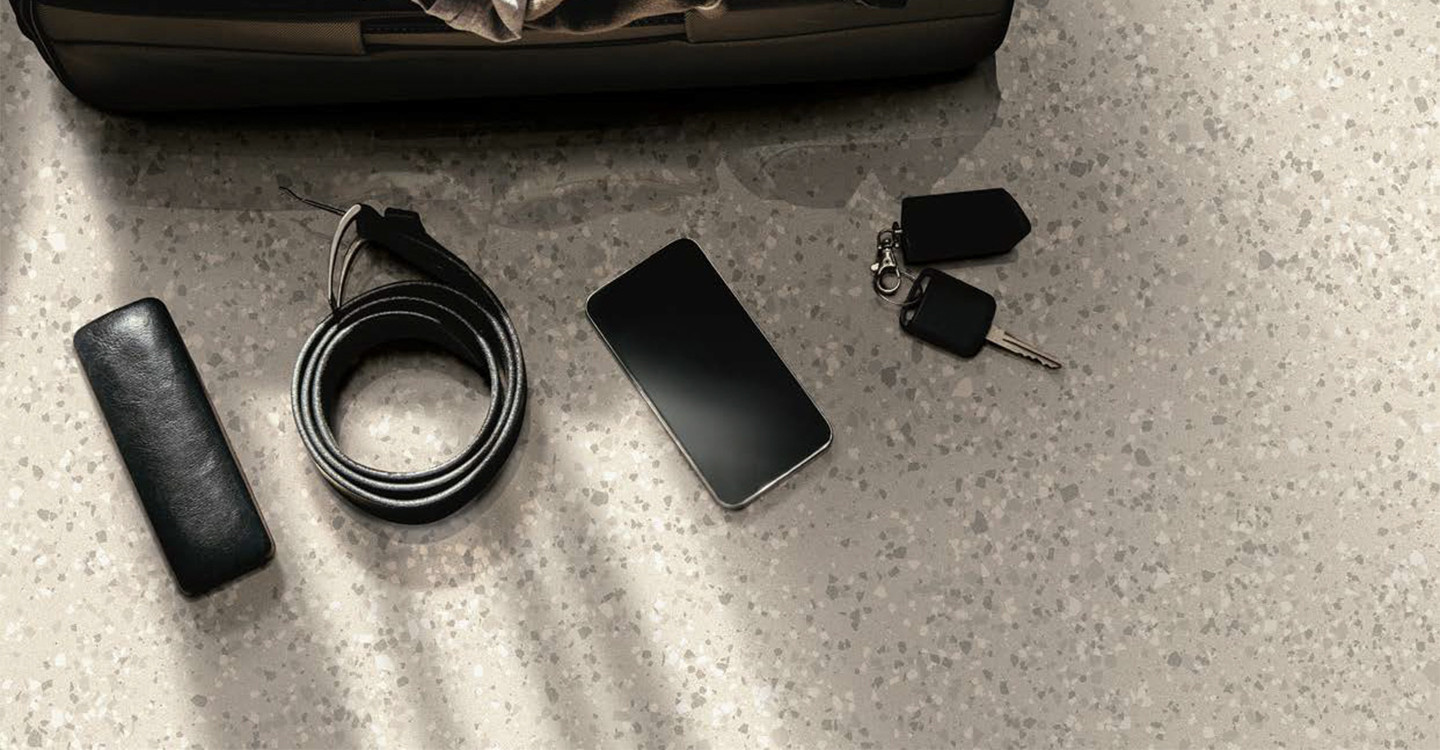 Zuesanne-Regalia-Large-Sand-Install