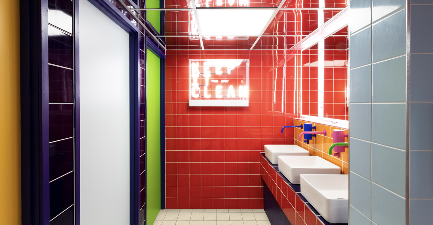 Anselmo-Plano-Cobalt-Glossy-452824-001-Install