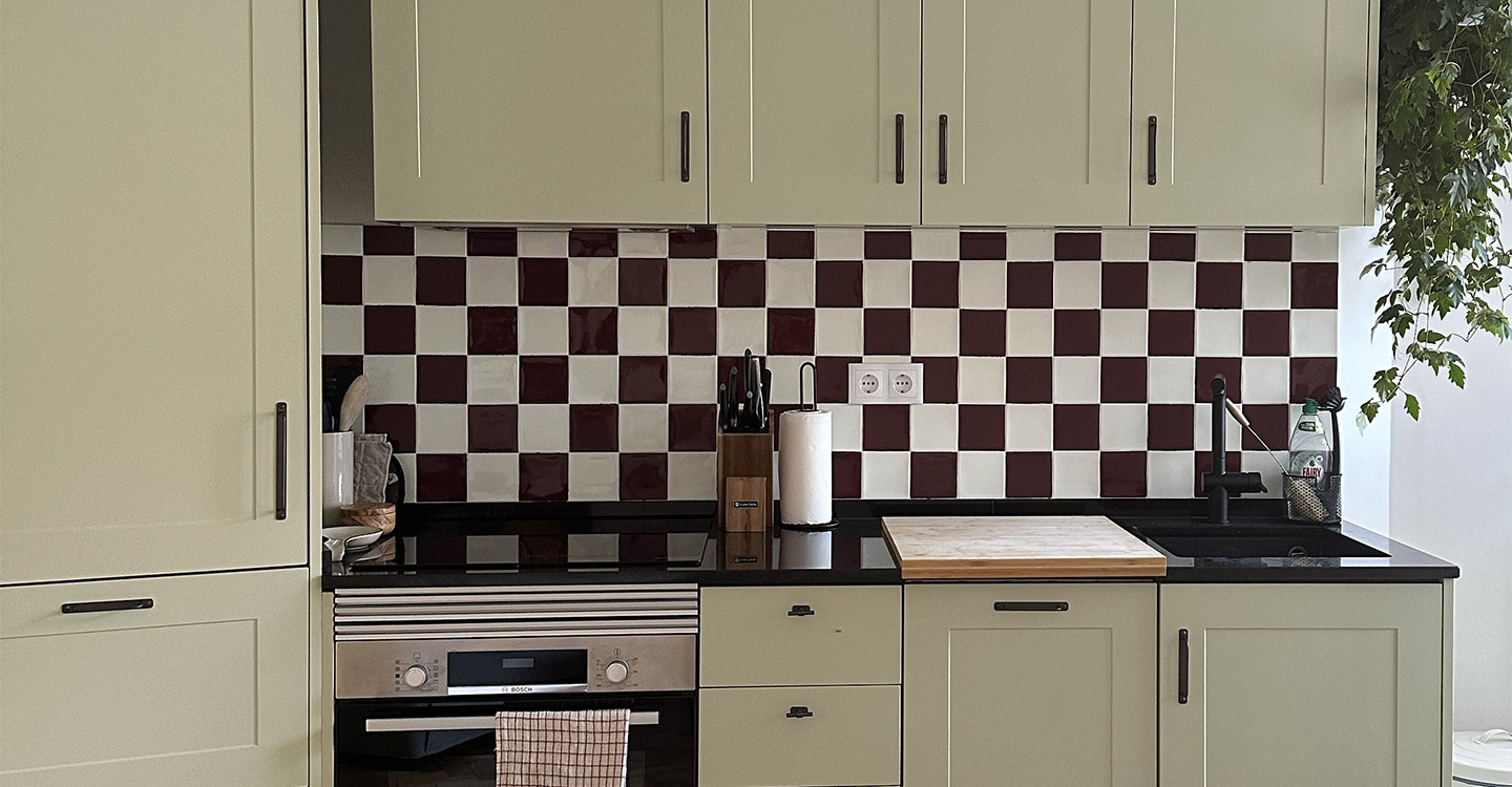 Anselmo-Plano-White-Glossy-452878-Install