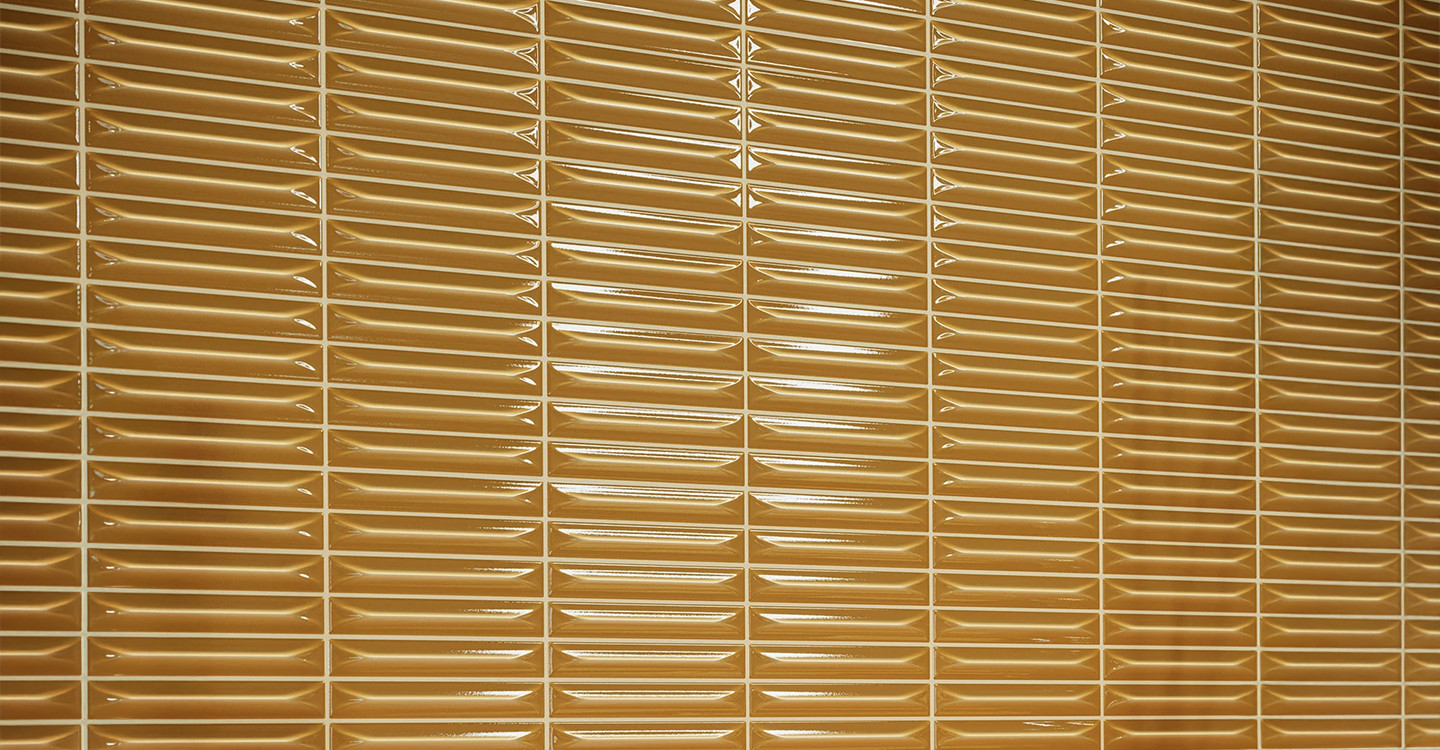 Maceo-Vera-Amber-Glossy-454400-Install