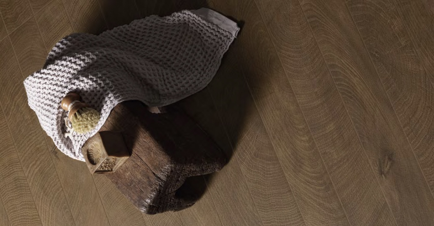 District-Beam-Walnut-Matte-463145-003-Install