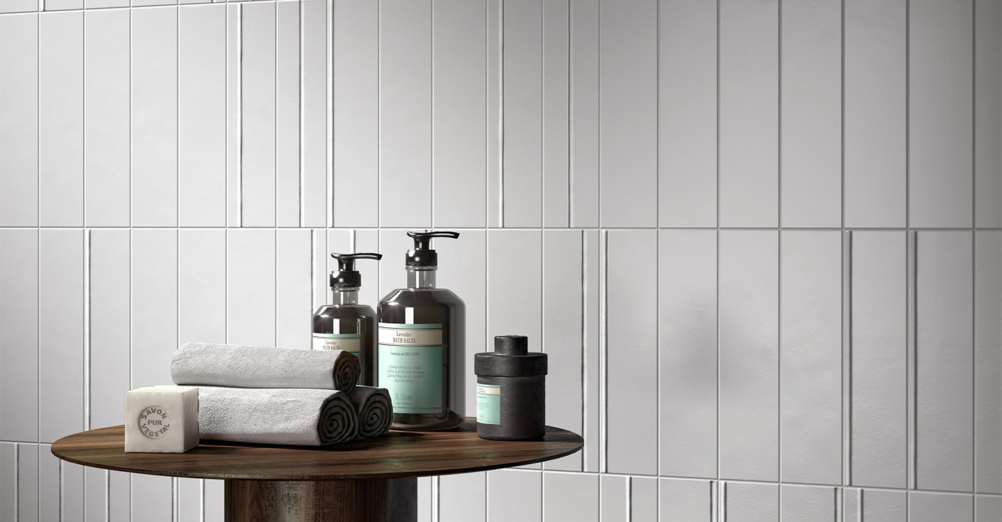 Onda-Equator-Deco-White-Matte-468358-Install