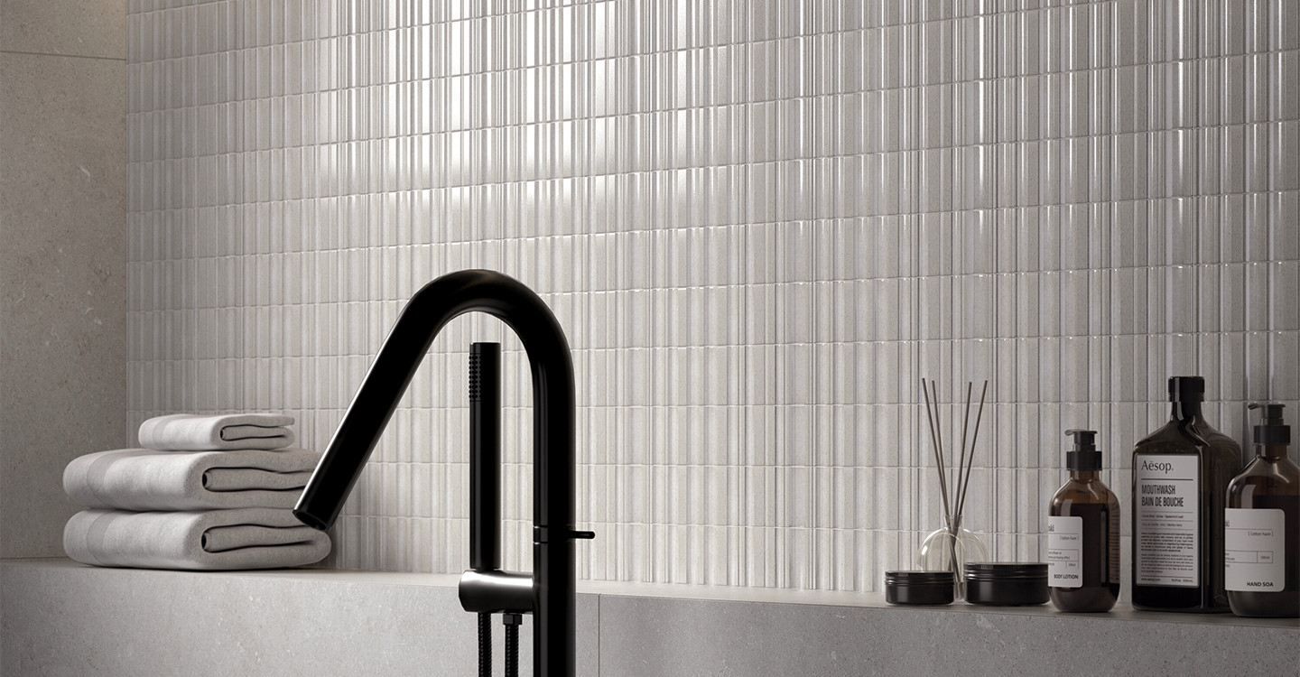 Onda-Amplio-Greige-Glossy-468333-Install