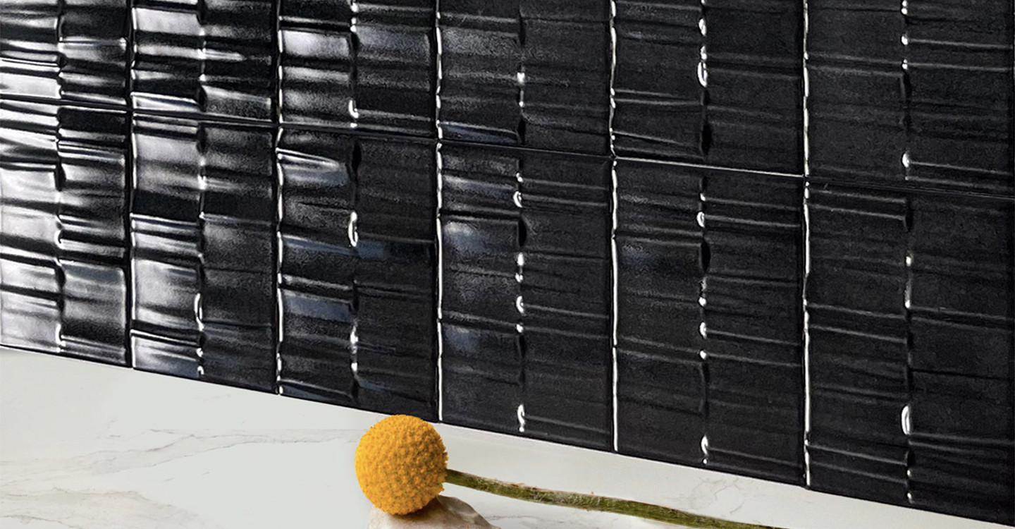 Ravenna-Pastoral-Deco-Carbon-Satin-457377-001-Install