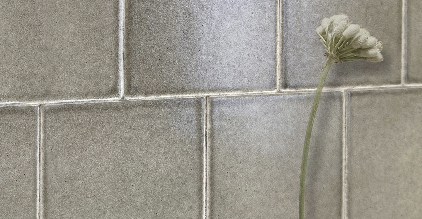 Ravenna-Pastoral-Taupe-Satin-457356-001-Install