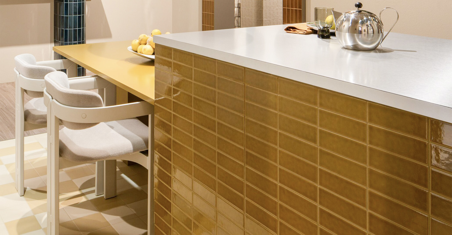 Ivano-Antonia-Curry-Glossy-472984-004-Install