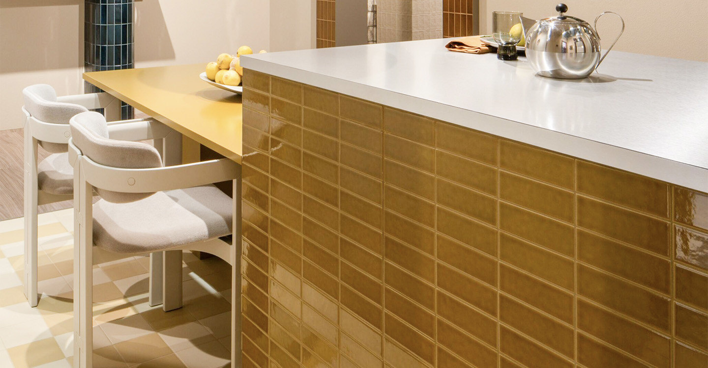 Ivano-Antonia-Curry-Glossy-472984-004-Install