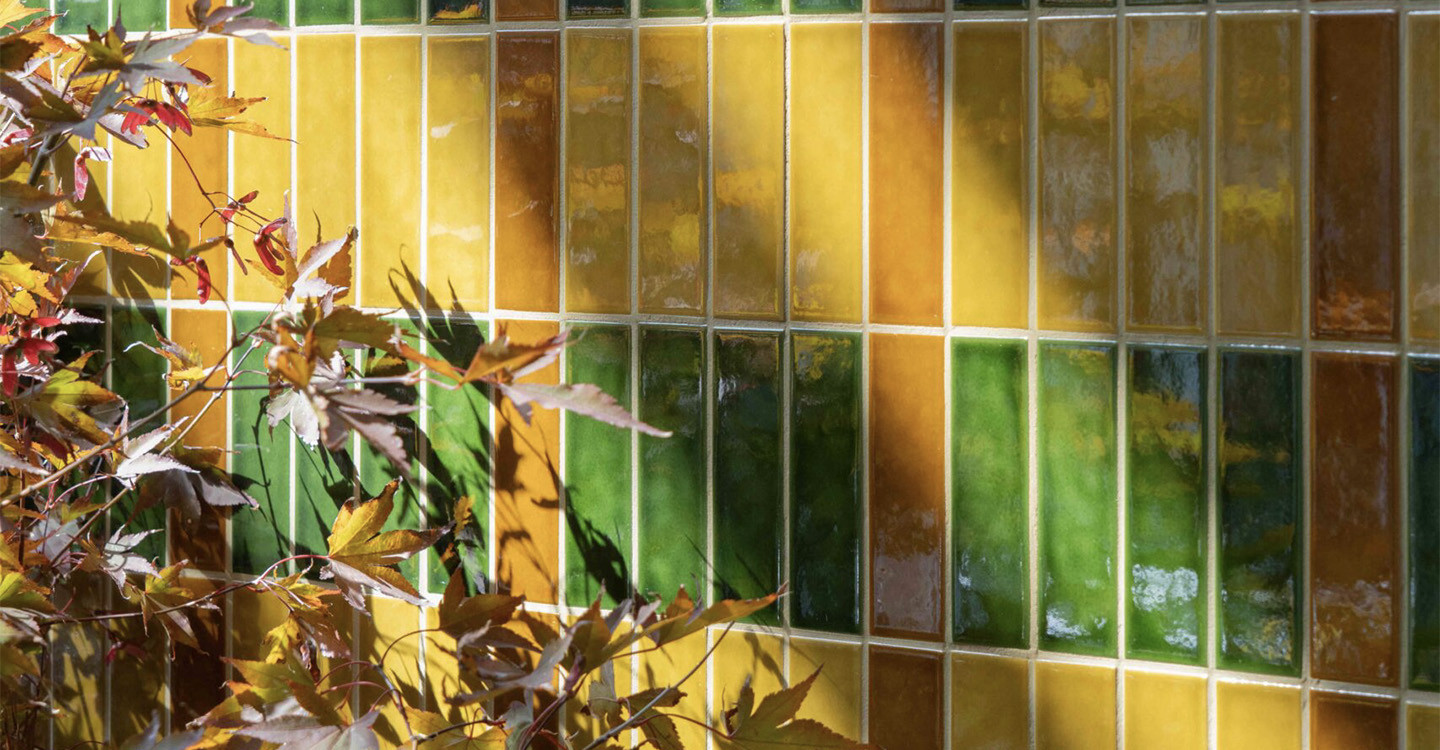 Ivano-Antonia-Curry-Glossy-472984-001-Install