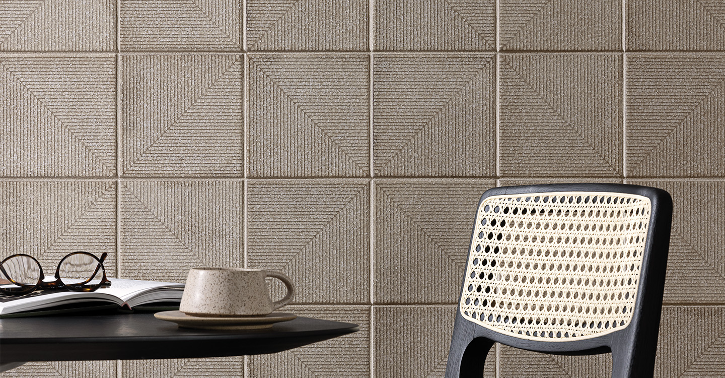 Madras-Point-Clay-Bend-Glossy-481191-002-Install